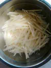 家常肉末土豆丝做法图解1)