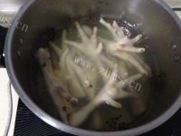 美味营养的卤鸡爪做法图解1)