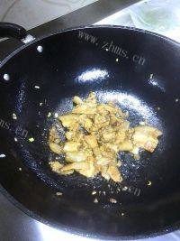 家常菜蒜薹炒肉做法图解8)