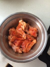 美味的奥尔良烤翅根做法图解1)