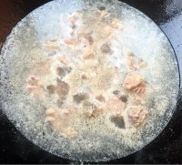 好吃的红烧羊肉炖时蔬做法图解4)