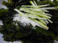 健康美食之凉拌海带丝做法图解4)