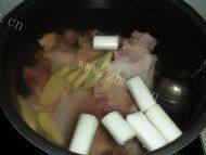 滋补的松茸炖鸡做法图解2)