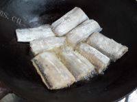 美味的啤酒带鱼做法图解3)