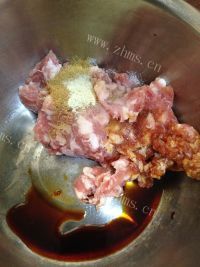 美味的酥炸藕盒做法图解2)