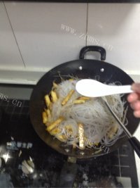 美味营养的土豆炖粉条做法图解12)