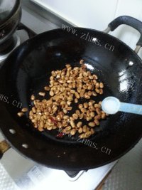 下酒菜香辣花生米做法图解9)