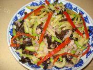 营养丰富的西葫芦炒肉丝