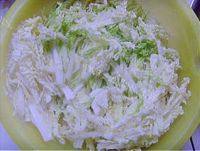 家常菜清炒白菜丝做法图解2)