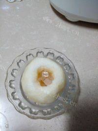 美味的银耳炖梨做法图解4)