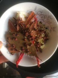 醇香五香卤肉做法图解2)