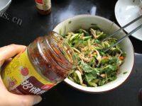 美味的鸡丝拌黄瓜做法图解7)