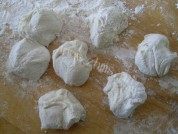 自制酸菜猪肉馅饼做法图解5)