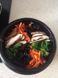 美味的石锅拌饭做法图解9)