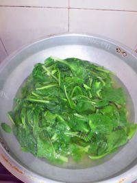 家常菜小白菜炒肉做法图解3)