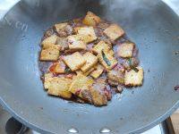 色味俱全的五花肉烧豆腐做法图解9)