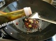 美味的麻辣银鱼干