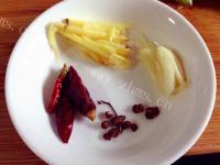家常菜辣椒炒牛肉做法图解1)