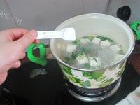 常吃不腻的青菜豆腐汤做法图解5)