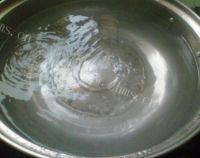 美味的鸡蛋面汤做法图解2)