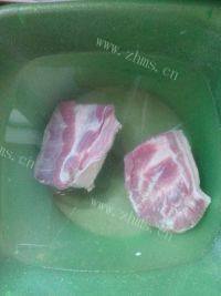 家常菜土豆红烧肉做法图解1)