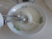 唇齿留香的原味戚风蛋糕做法图解8)