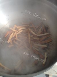 家常菜韭菜炒香干做法图解3)