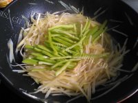 香飘十里的醋溜土豆丝做法图解8)