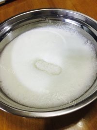 自制葡萄干戚风蛋糕做法图解11)