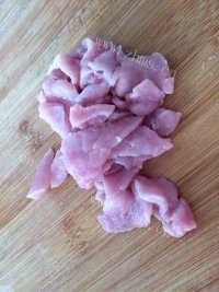 家常菜秋葵炒肉片做法图解4)