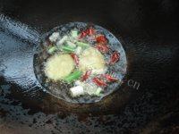 好吃的韭菜炒蚕豆做法图解6)