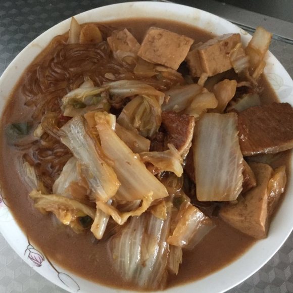 诱人的白菜炖冻豆腐