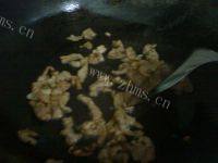 色味俱全的丝瓜肉片汤做法图解2)