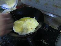 「美味可口」青椒炒鸡蛋做法图解4)