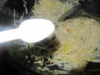 美美厨房之豆芽炒韭菜做法图解7)