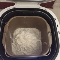 甜甜的松软面包做法图解4)