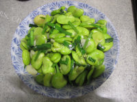 家常菜韭菜炒蚕豆