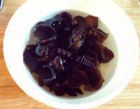 家常菜木耳炒肉丝做法图解3)