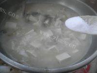 简单易做的鱼头豆腐汤做法图解8)