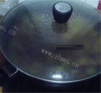 诱人的土豆焖鸡做法图解10)