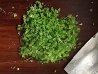 美味的芹菜猪肉馅饺子做法图解8)