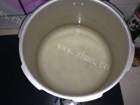 外婆教我做皮蛋瘦肉粥做法图解2)