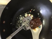 热腾腾的肉末粉丝做法图解7)