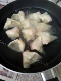 美味的鲜肉馄饨做法图解8)