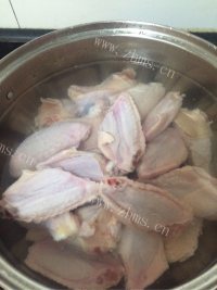 质嫩爽口的可乐鸡翅做法图解3)
