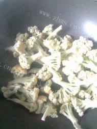 素炒花菜做法图解5)