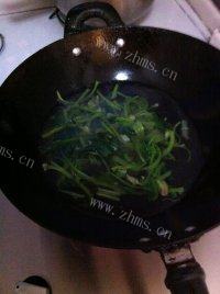 清淡的菠菜手擀面做法图解3)