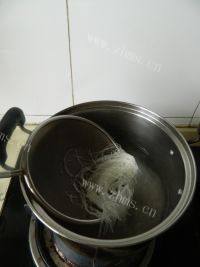家常菜菠菜拌粉丝做法图解3)