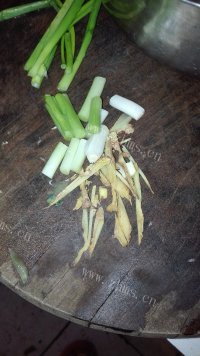 营养丰富的板栗烧排骨做法图解6)
