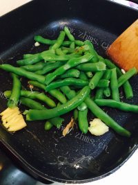 家常菜炒四季豆做法图解4)